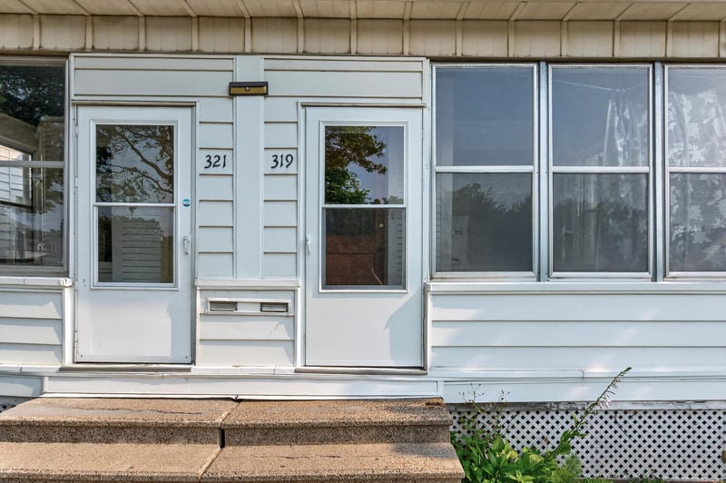 319321 Aurora Ave, Saint Paul, MN 55103