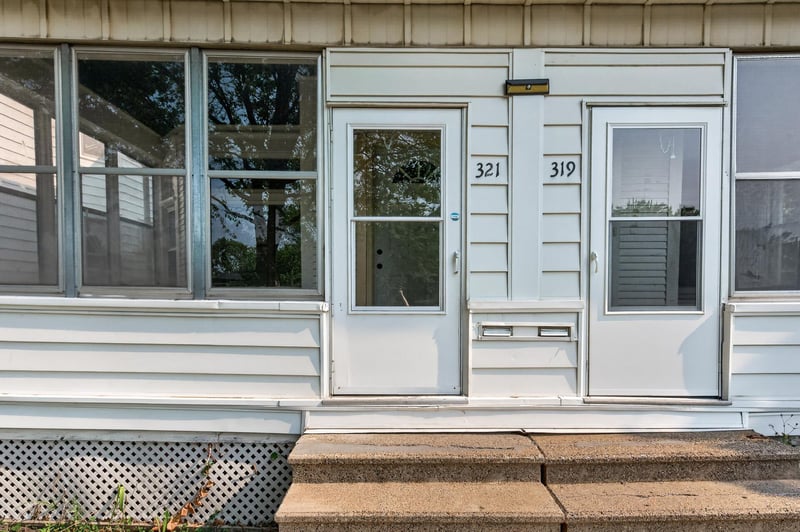 319321 Aurora Ave, Saint Paul, MN 55103