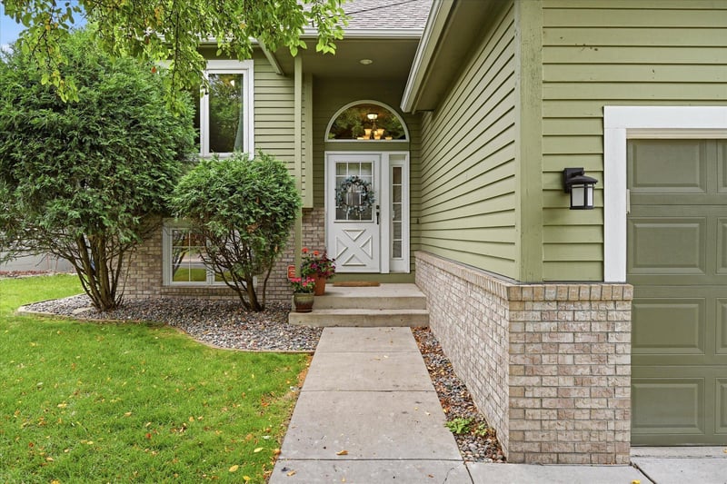 4658 Wildwood St, Eagan, MN 55122