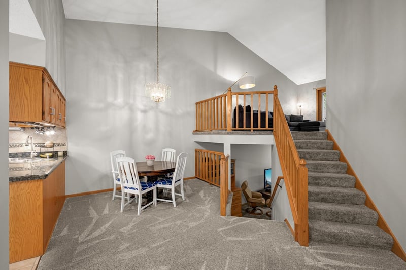 2716 River Woods Ln, Burnsville, MN 55337