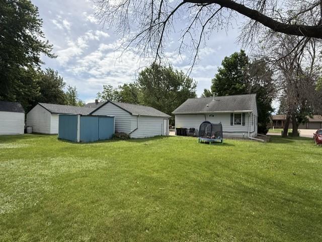 709 Mountain Lake Rd, Mountain Lake, MN 56159