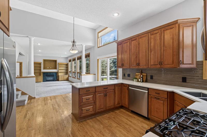 15004 Willa Ct, Burnsville, MN 55306
