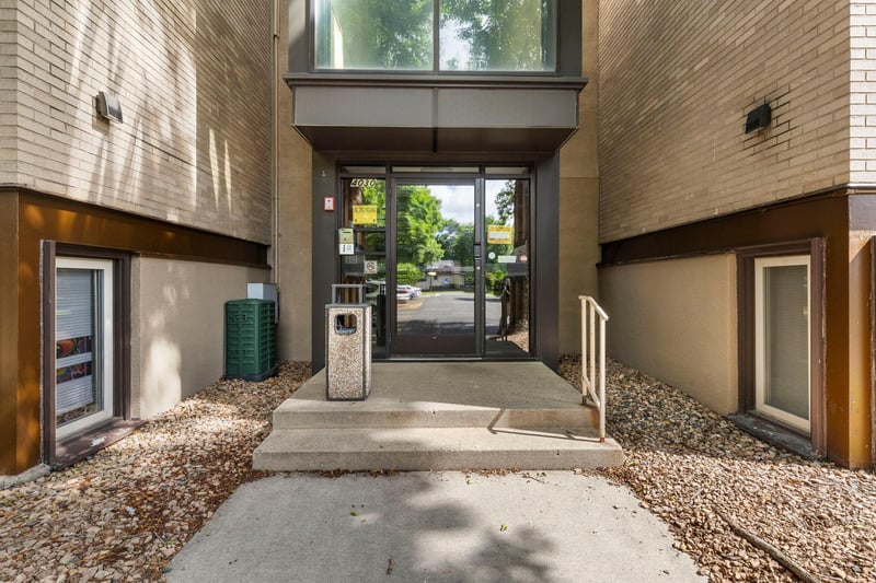 4030 15th Ave S #10C, Minneapolis, MN 55407