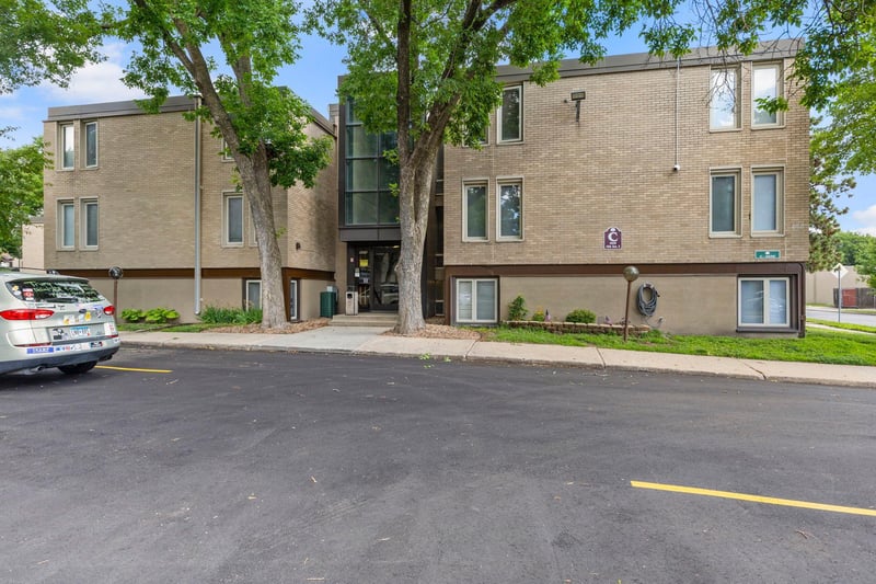 4030 15th Ave S #10C, Minneapolis, MN 55407