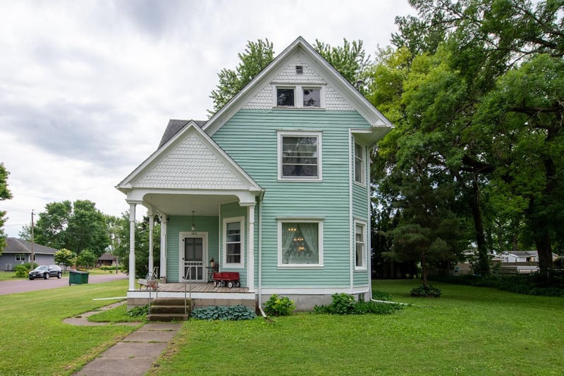 126 Minnesota Ave E, Minnesota Lake, MN 56068