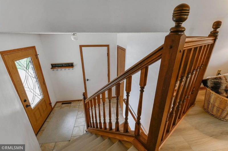 1016 Bluff Pointe Dr, Chaska, MN 55318