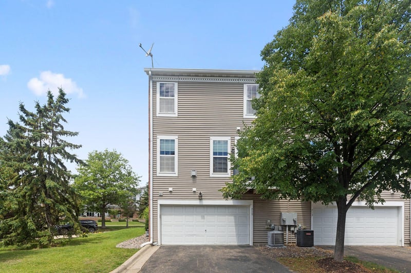 715 Village Pw, Circle Pines, MN 55014