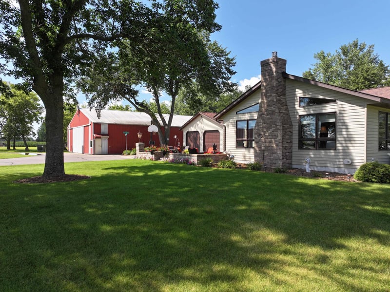 8010 Center St, Clear Lake, MN 55319