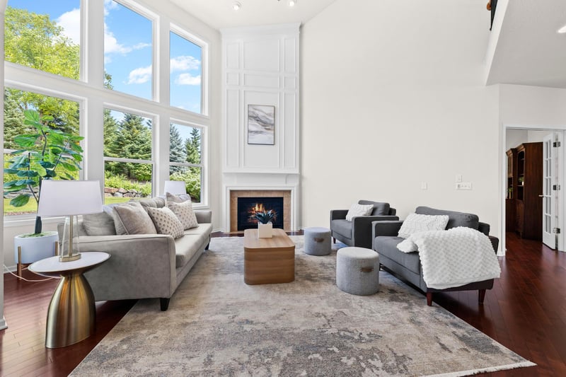 2550 Arrowhead Ln, Chanhassen, MN 55317