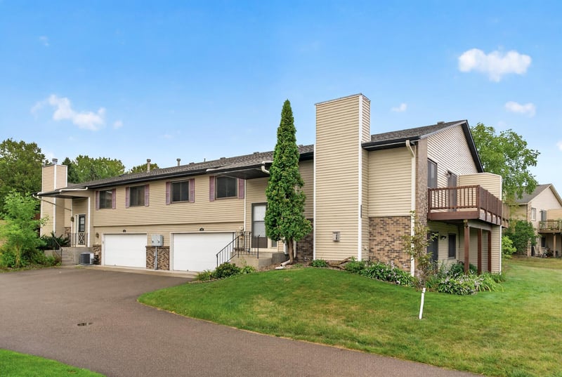 4480 Clover Ln #A, Eagan, MN 55122