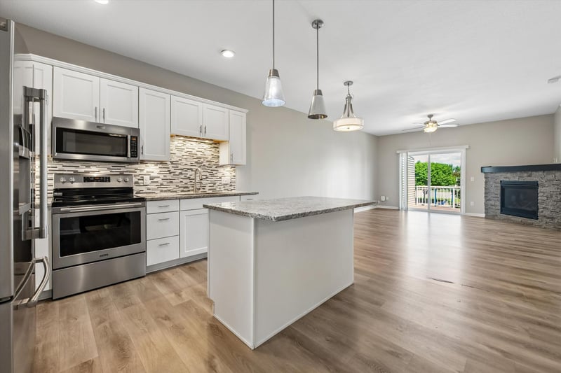 4147 Blakewood Dr, Shakopee, MN 55379