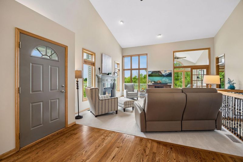 10730 Kiawah Dr, Eden Prairie, MN 55344