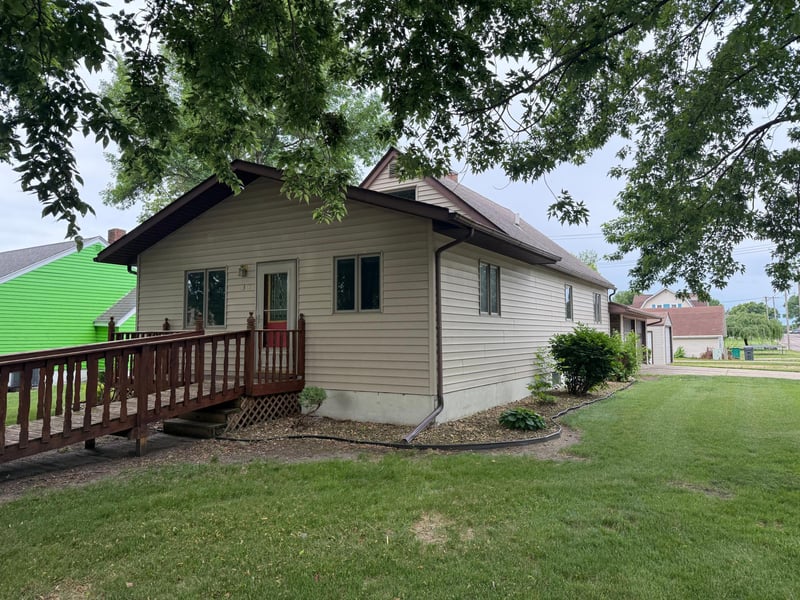 317 Milwaukee St, Lakefield, MN 56150
