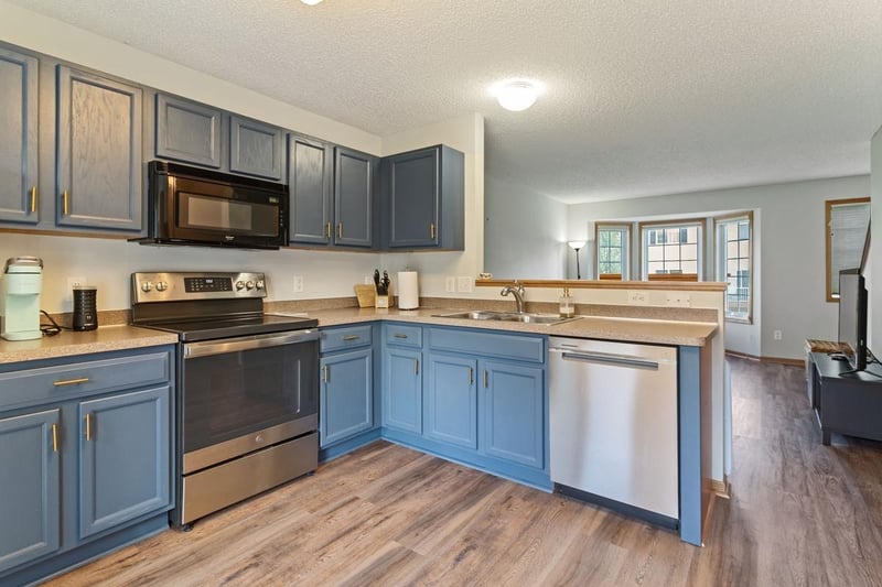 4961 Emmit Dr N #4, Hugo, MN 55038