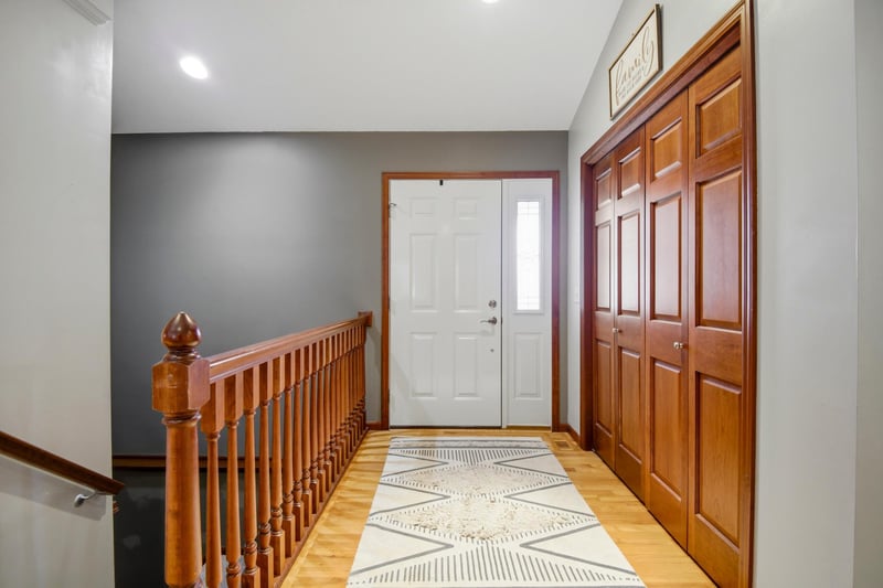 1102 28th St SW, Austin, MN 55912