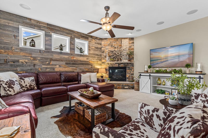 617 Eastgate Pw, Mahtomedi, MN 55115
