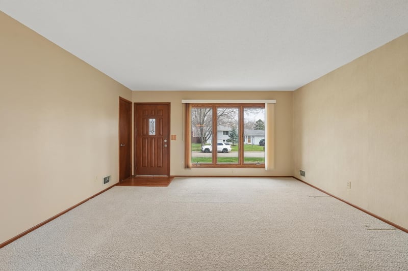 20597 Iceland Ave, Lakeville, MN 55044