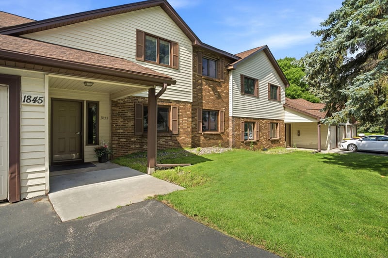 1845 Livingston Ave #B, West Saint Paul, MN 55118