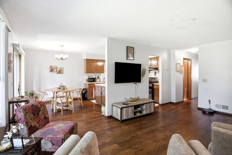 1845 Livingston Ave #B, West Saint Paul, MN 55118
