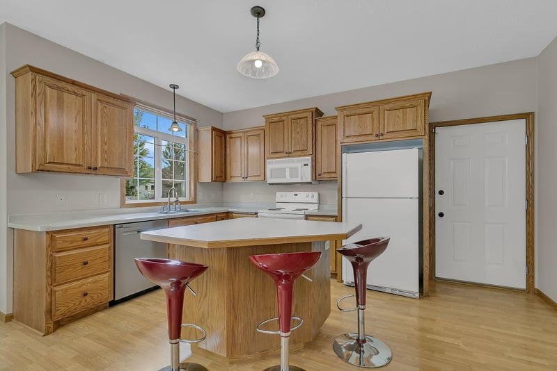 1012 Cory Ln, Saint Cloud, MN 56303