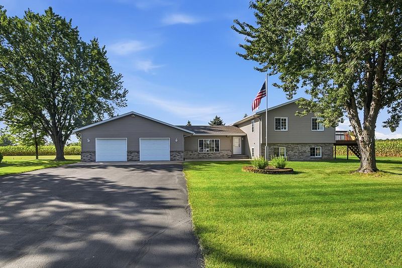 6637 229th St, Saint Cloud, MN 56301