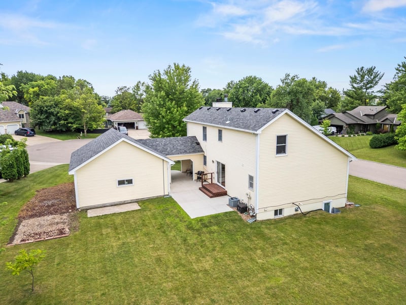 550 Merriman Ct, Delano, MN 55328