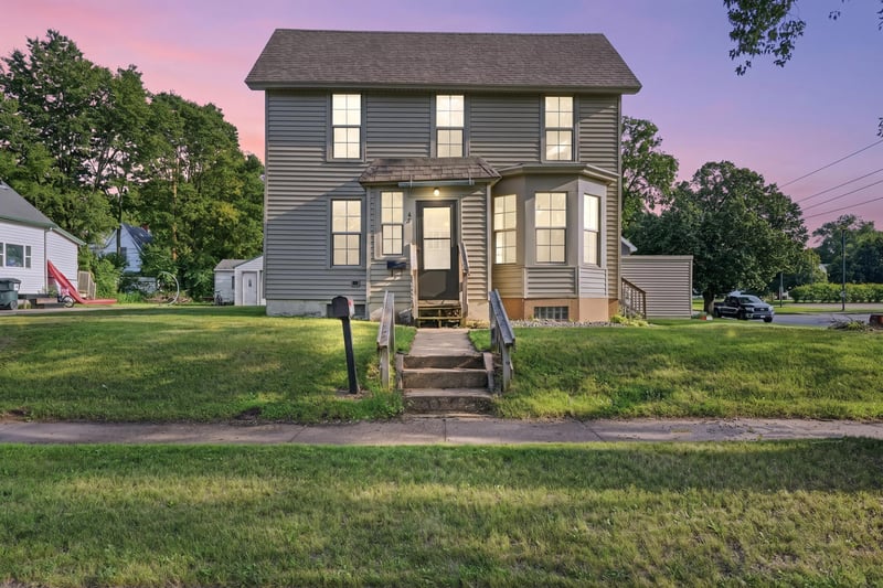 637 Lake St, Eau Claire, WI 54703