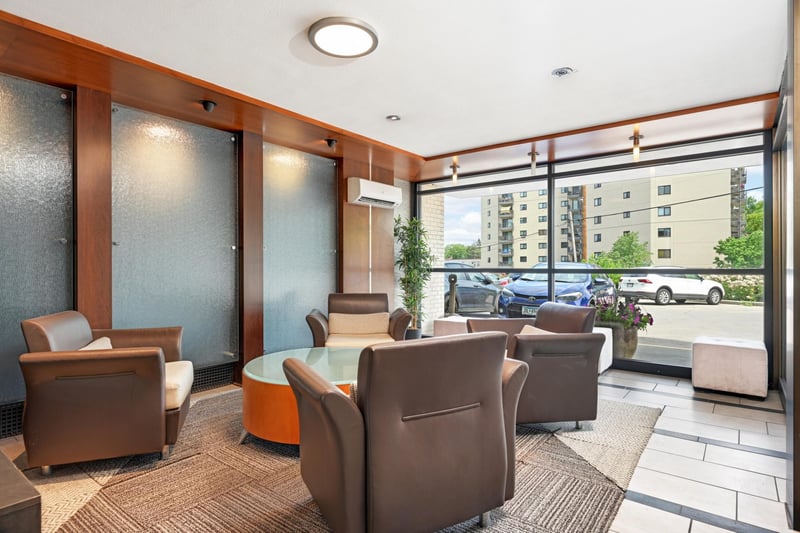 3150 Excelsior Blvd #204, Minneapolis, MN 55416