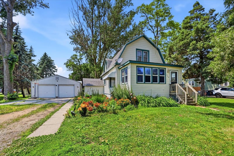530 Herbert St, Stewart, MN 55385
