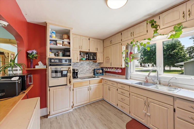 530 Herbert St, Stewart, MN 55385