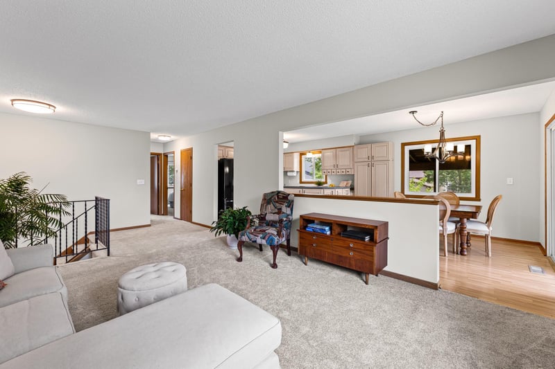 3021 Mary Ct, Maplewood, MN 55109