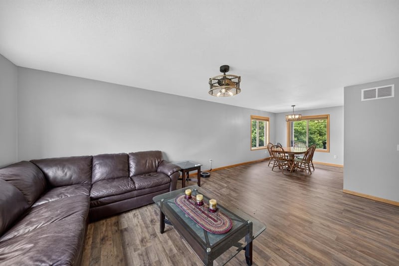 470 Christina Ct, Zumbro Falls, MN 55991
