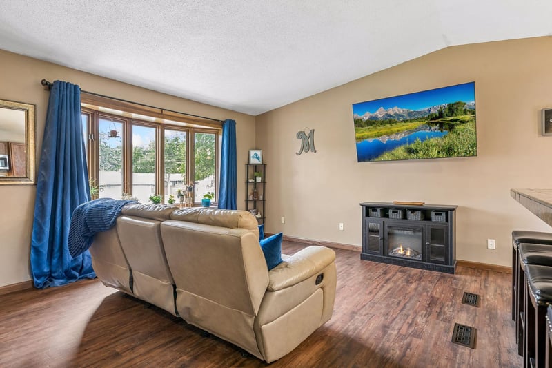 5426 Prospect Ave, White Bear Twp, MN 55110