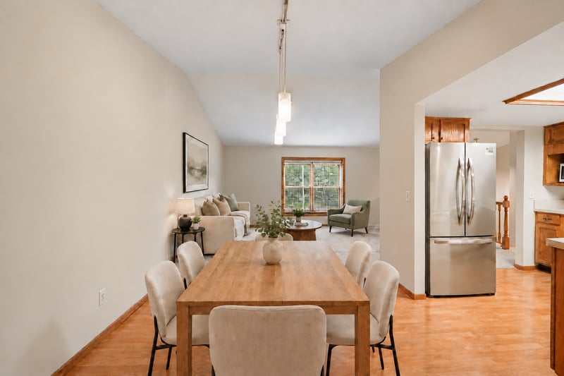 5710 Turtle Lake Rd, Shoreview, MN 55126