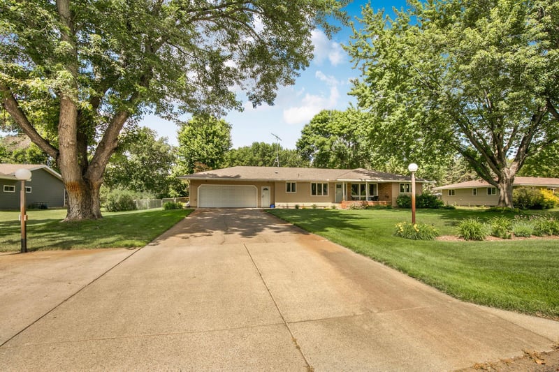 1021 Bromo Ave, Saint Cloud, MN 56303