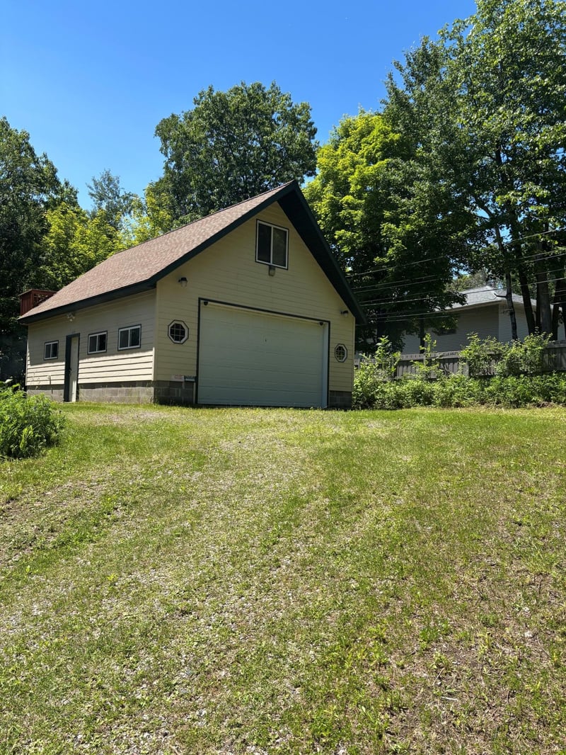 615 Snively Rd, Duluth, MN 55803