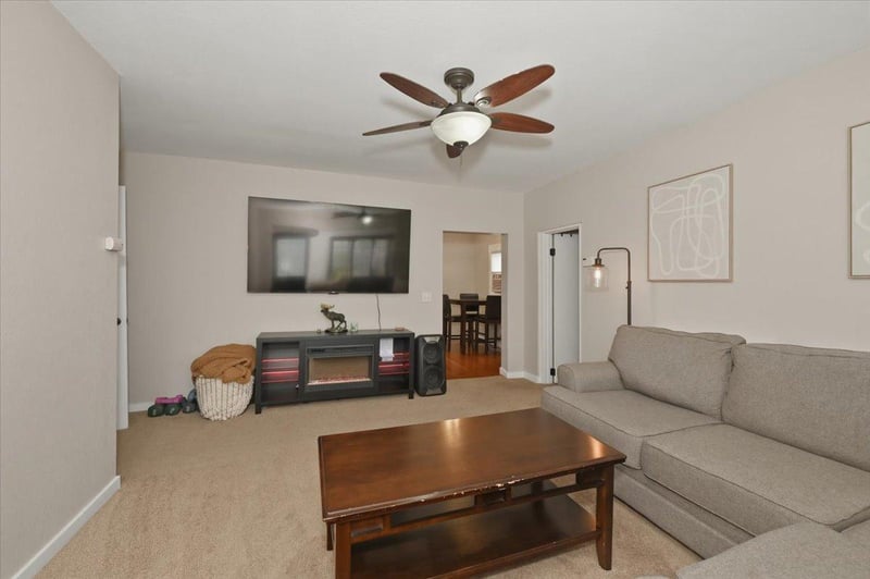 150 1st St, Duluth, MN 55810