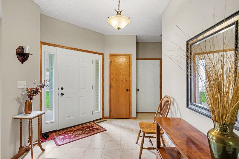3476 Briarview Ct, Red Wing, MN 55066