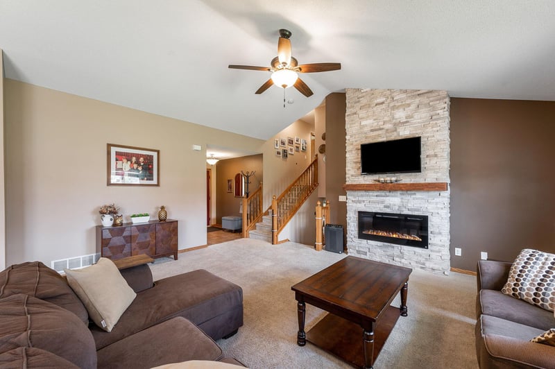 109 La Costa Ln, Mankato, MN 56001