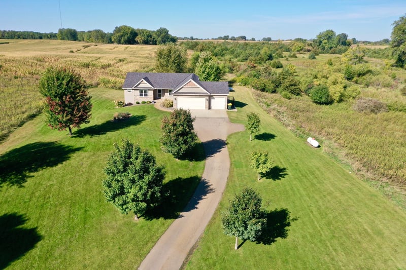 7600 12th St NW, Willmar, MN 56201