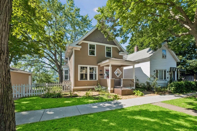 320 Michigan St, Saint Paul, MN 55102