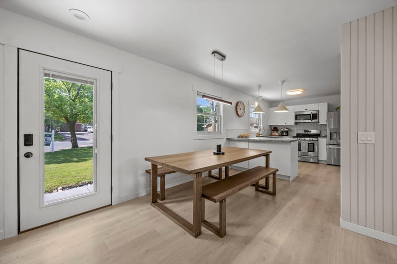 620 Hillside Dr NW, Watertown, MN 55388