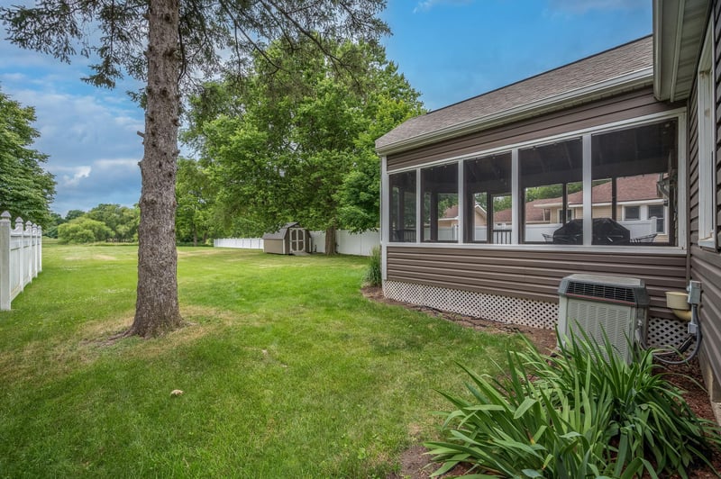 1193 River Rd, Windom, MN 56101