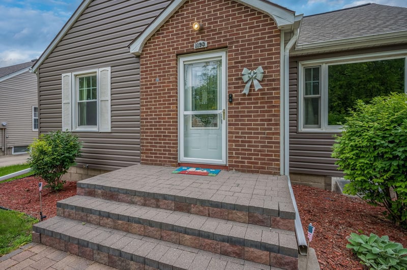 1193 River Rd, Windom, MN 56101