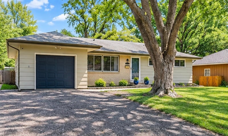 4724 Oregon Ave N, New Hope, MN 55428