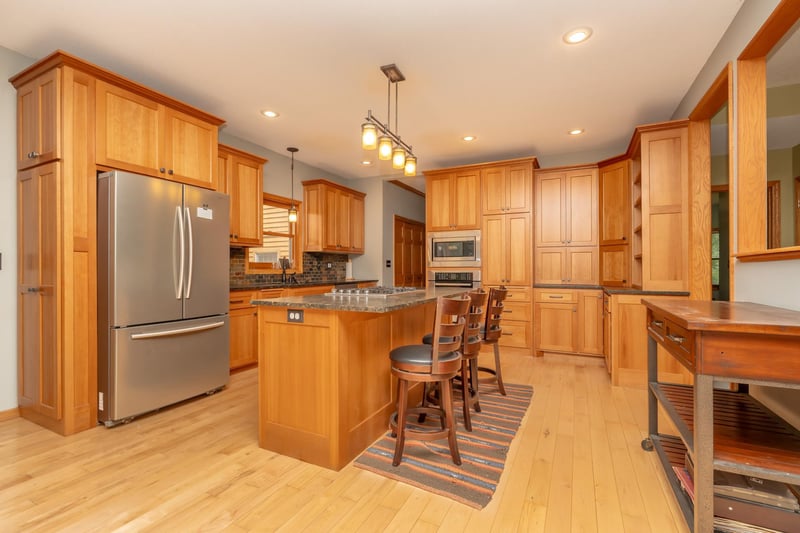 5511 Hugo Rd, White Bear Twp, MN 55110