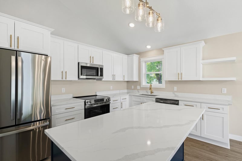 1312 Robinwood Ln, Faribault, MN 55021