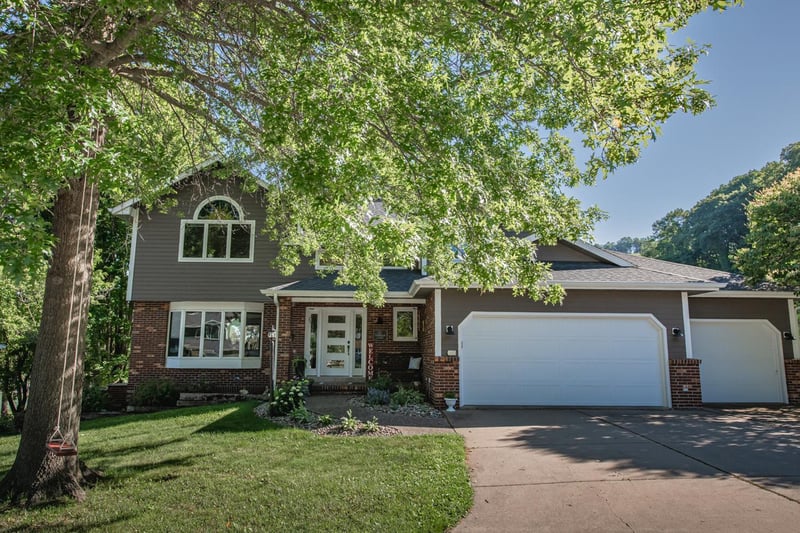 60 Oakwood Ct, Winona, MN 55987