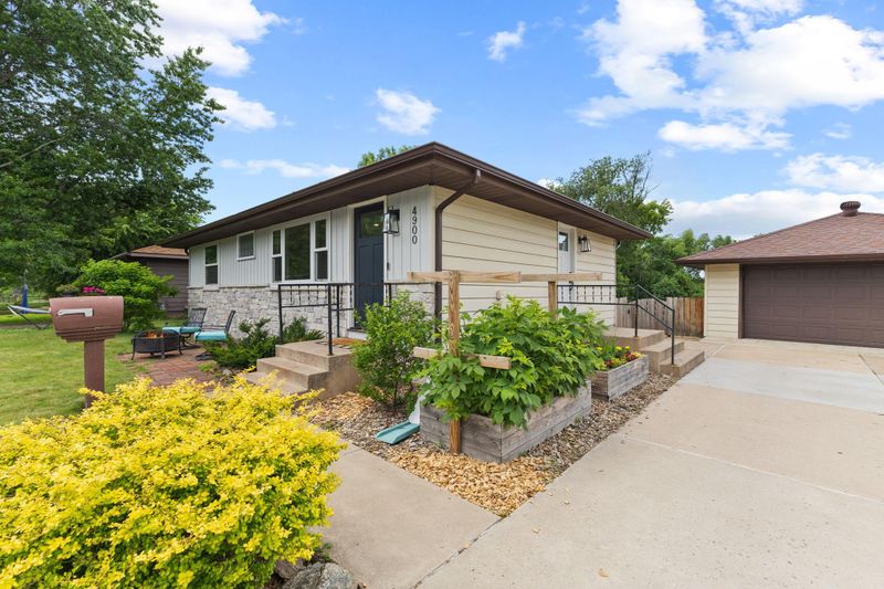 4900 60th Ave N, Crystal, MN 55429