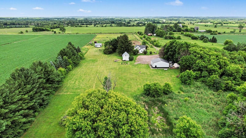 35504 Reed Ave, Shafer, MN 55074
